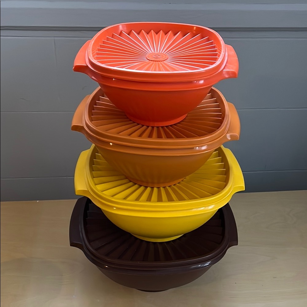 Vintage Tupperware Bowl Set